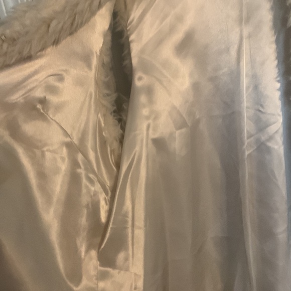 Womens Plus Faux Fur Sheepskin Soft Vest Ofd White 2X Maurice’s - Picture 7 of 10